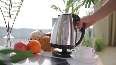 Miniatura de video de Jarra Electrica Decakila 2200w 1.7 L Inox
